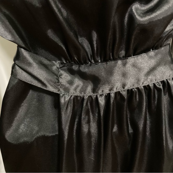 MORGAN TAYLOR Intimates Satin Belted Black Robe Womens Small Medium - Picture 14 of 15